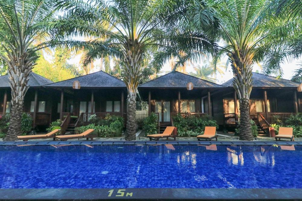 Coconut Boutique Resort Senggigi Extérieur photo