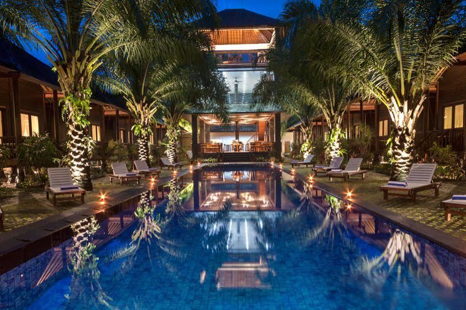 Coconut Boutique Resort Senggigi Extérieur photo