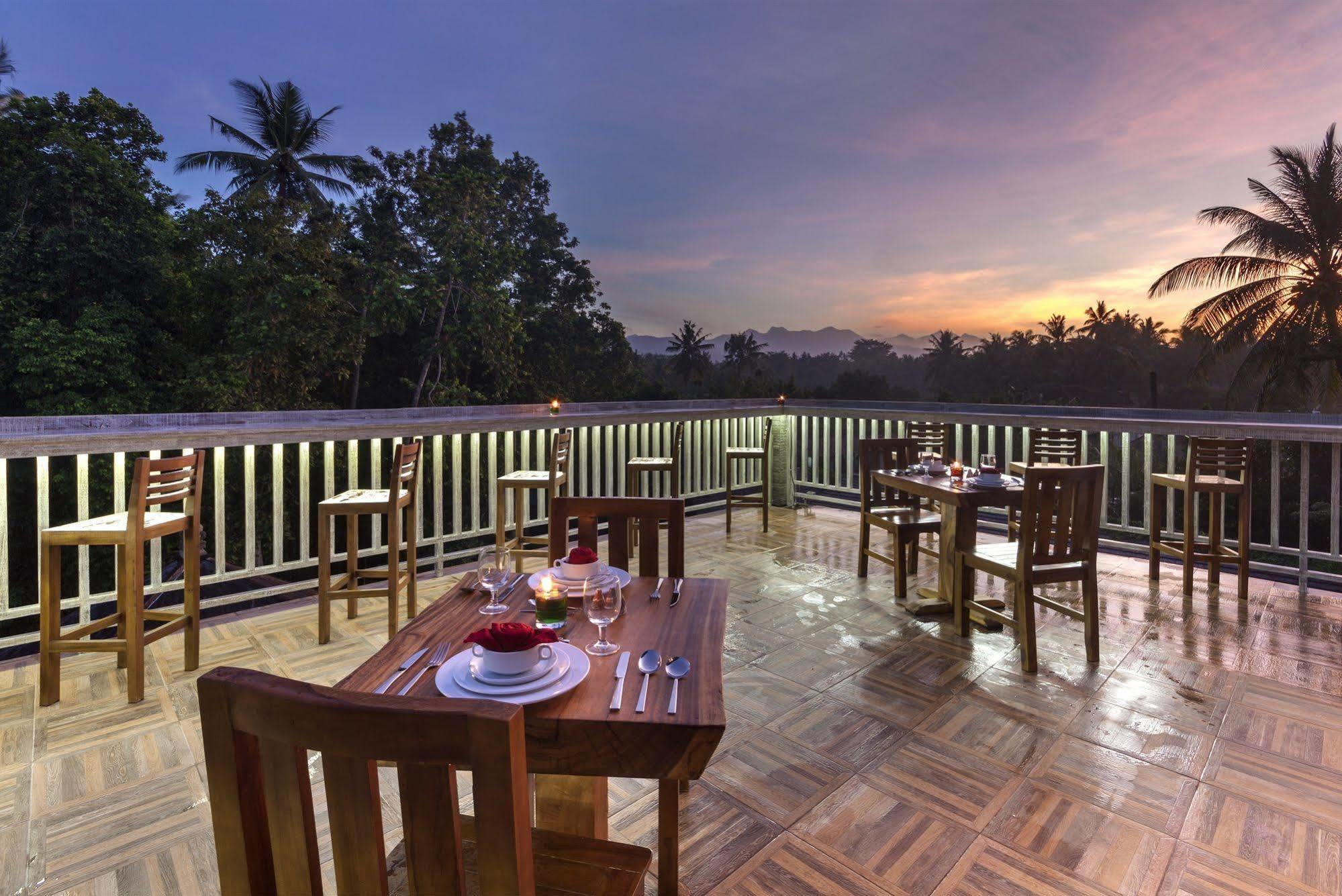 Coconut Boutique Resort Senggigi Extérieur photo