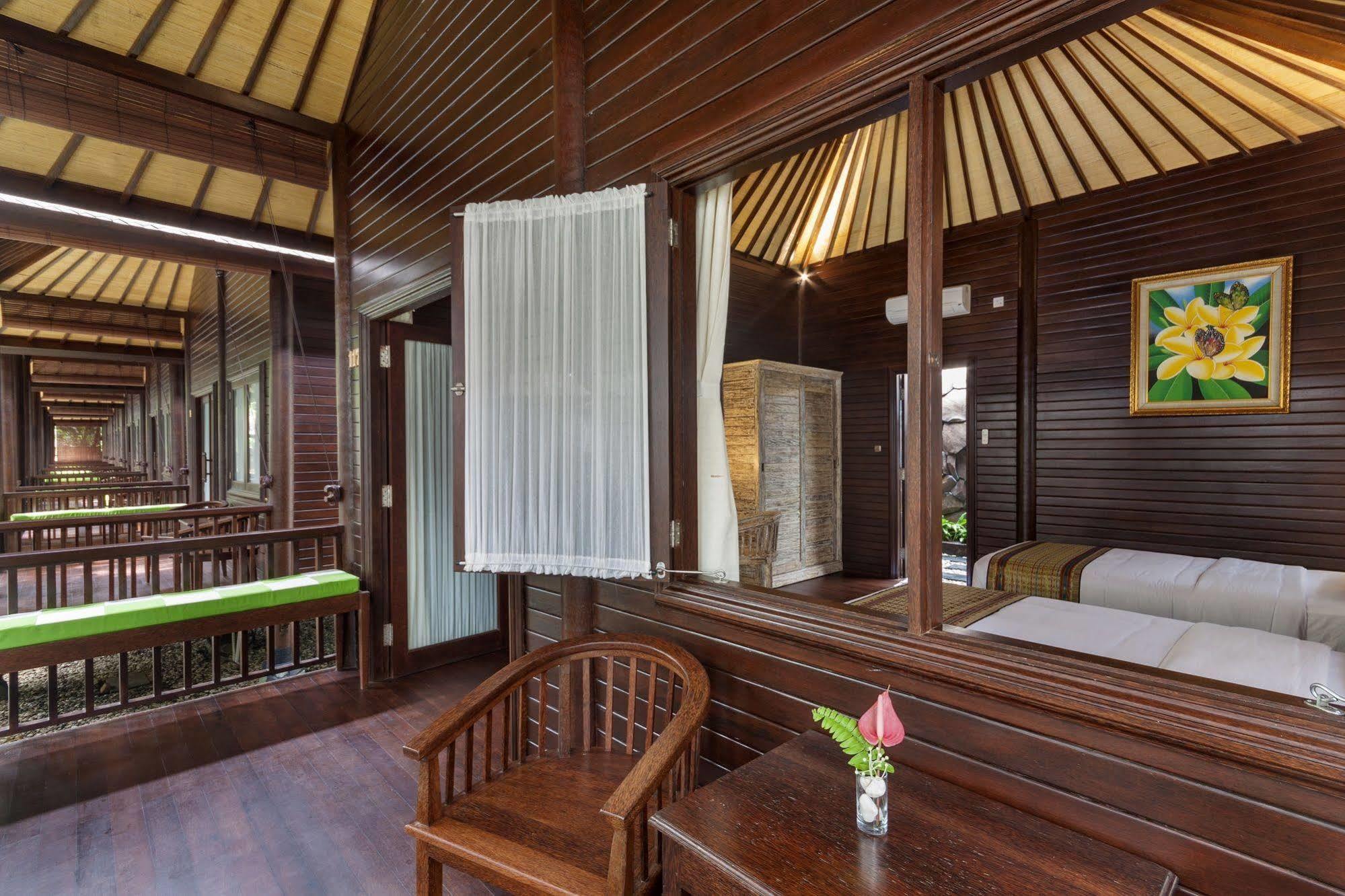 Coconut Boutique Resort Senggigi Extérieur photo