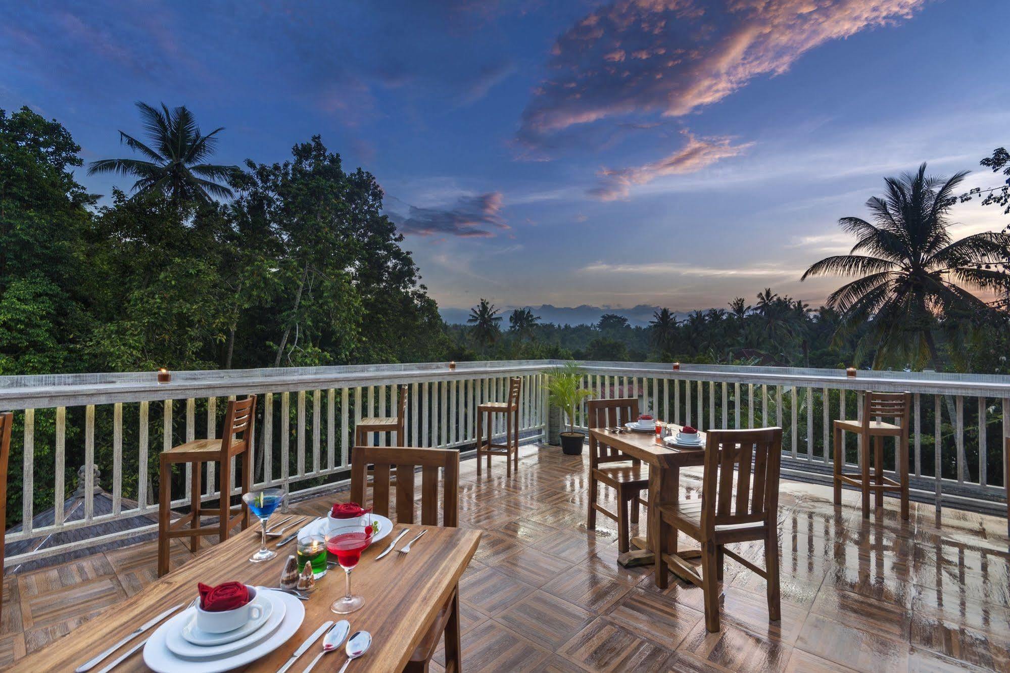 Coconut Boutique Resort Senggigi Extérieur photo