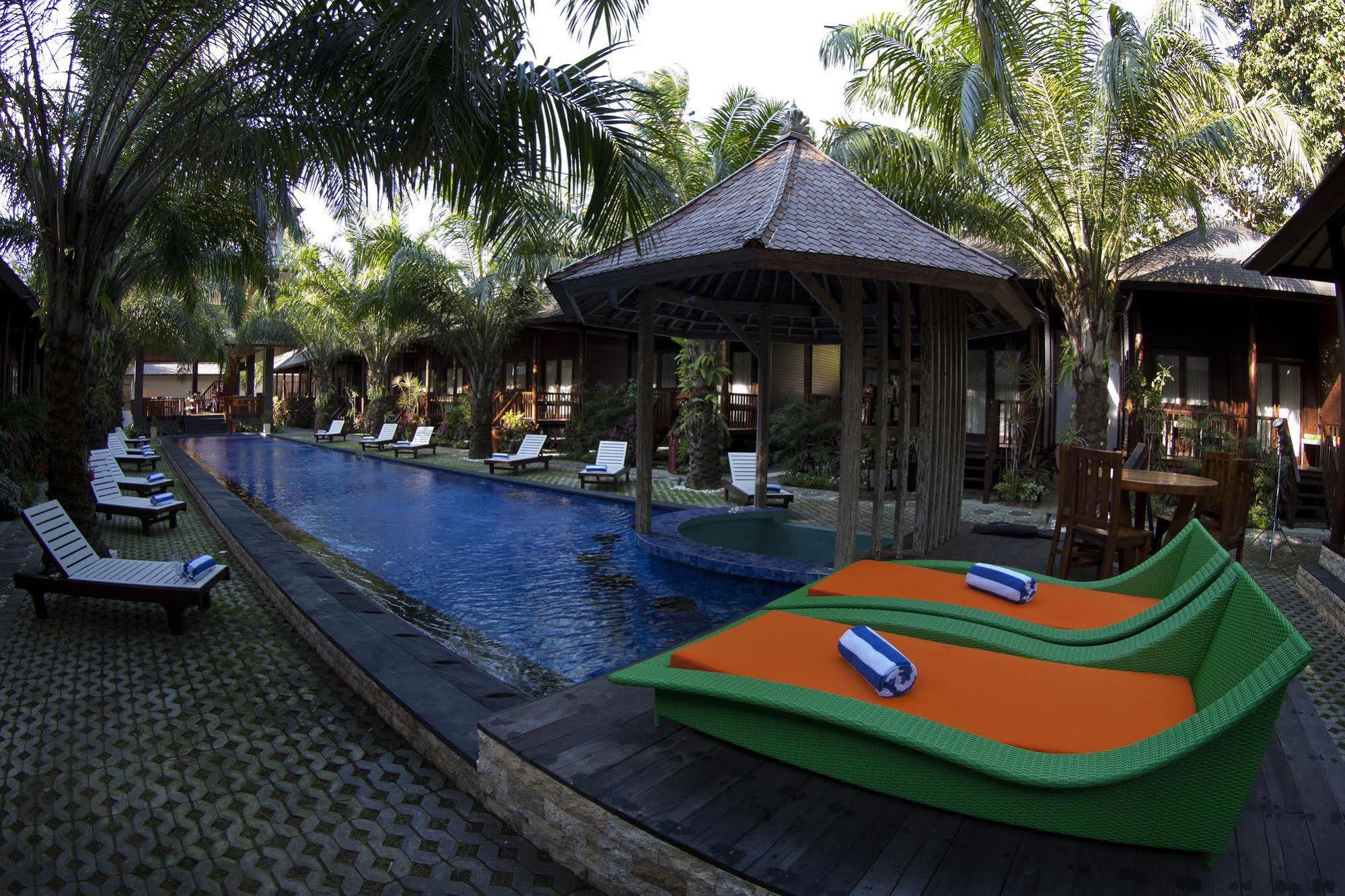 Coconut Boutique Resort Senggigi Extérieur photo